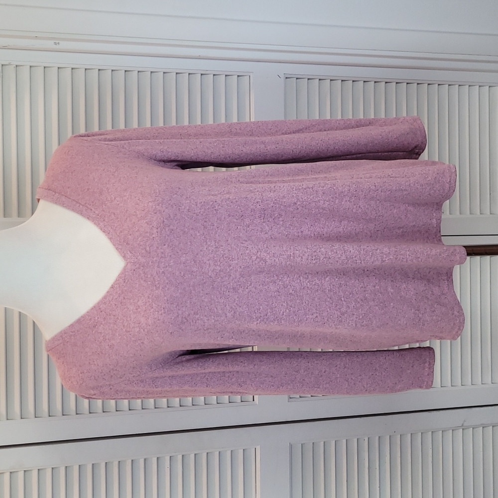 V-neck soft pink and grey sweater